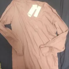 新品タグ付　ライトウェイトコットン Vネック長袖Tシャツ　 L チェリーピンク
