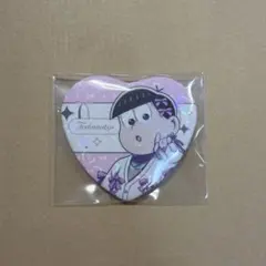 おそ松さん 一松 ハート 缶バッジ 中華 おそ松さん AGF2025 ハート型ホログラム缶バッジ 中華風リボン 一松