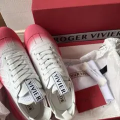 ROGER VIVIER スニーカー　新品　36のサムネイル