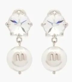 極美品❤︎MIUMIU ソリテール ジュエル ピアス シルバー ロゴ パール 希少 極美品】MIU MIU ソリテール ジュエル ピアス パール シルバー - メルカリ