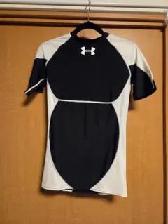 UNDER ARMOUR アンダーシャツ 半袖 ブラック/ホワイト