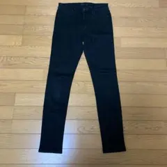 UNIQLO ウルトラストレッチジーンズ　黒ブラック　25