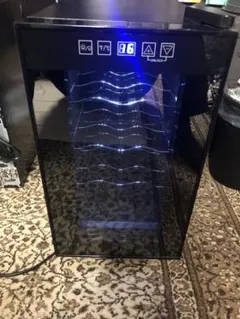 大容量】ワインセラー ペルチェ式 28本収納 ミラーガラス コンポジット 