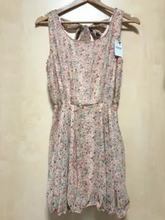 ノースリーブ花柄ワンピース