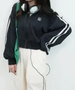 nennne ネンネストア ワンポイント刺繍ショート丈トラックジャケットのサムネイル