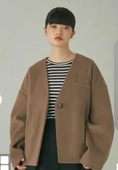 EMMEL REFINES ノーカラー ショートコート モカ