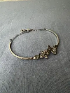 スワロフスキー エデン　バングル シルバー色　石取れあり