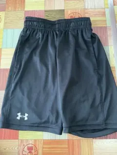 UNDER ARMOUR ブラック ハーフパンツ YSMのサムネイル