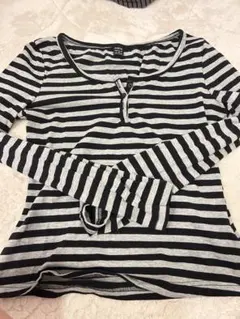 ストライプ 長袖Tシャツ 黒とグレー レディース