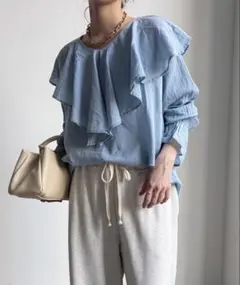 【美品】DouDou シアーデニムラッフルブラウスのサムネイル