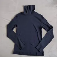 ダークブルー タートルネック 長袖トップス