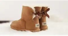 UGG アグ ムートンブーツ 1017397K リボン 21cm キャメルのサムネイル