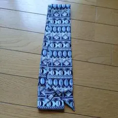 EMILIO PUCCI 幾何学模様 シルクスカーフ