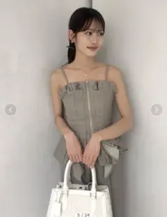 【美品】SNIDEL スナイデル ペプラムタックビスチェ