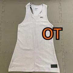 Reebok タンクトップ