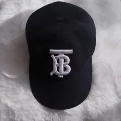 Burberry クリスタルロゴキャップ M - メルカリ