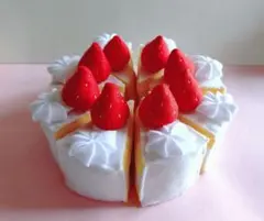 専用　フェルト　おままごと　いちごホールケーキ＆ロールケーキ6個　ハンドメイド 専用 フェルト おままごと いちごホールケーキ＆ロールケーキ6個