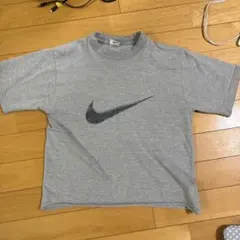 Nike グレー Tシャツ ビッグスウッシュ 短丈 スケーター 海外ストリート