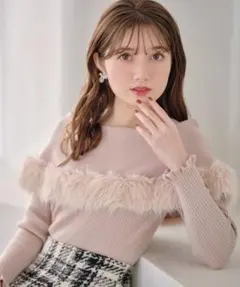 tocco closet ファー付きケープライク袖口フリルリブニットプルオーバー