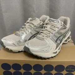 期間限定値下げ　ASICS GEL-KAYANO 14 スニーカー