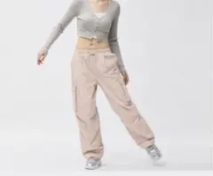 GU パラシュートカーゴパンツ ピンク