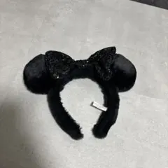 ディズニー　黒スパンコールカチューシャ