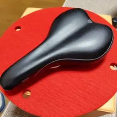 自転車用サドル　　ベロ Glide GEL　美品のサムネイル