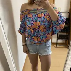 La Leia 花柄トップス
