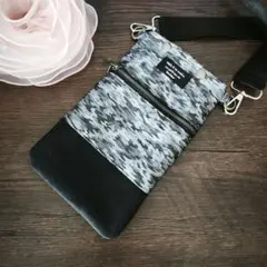 スマホショルダーバッグ　深め　　　　ハンドメイド