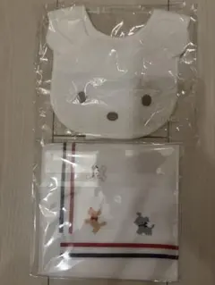 【新品未使用　定価4,510円】familiar ファミリア　ハンカチ　スタイ