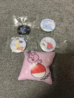 くら寿司BT21 オリジナルアクリルステッカー 缶バッチ キーホルダー