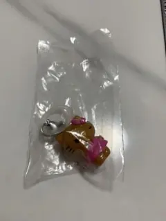 日焼けキティーめじるしチャーム