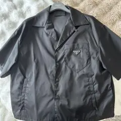 PRADA RE-NYLON シャツ ブラック Mサイズ 美品のサムネイル