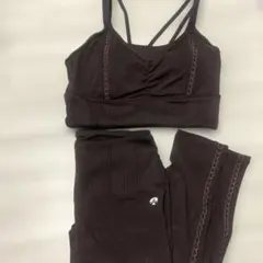 【新品タグ付き未開封】スカーラ　エンボスリーフブラトップ 新品タグ付き未開封】スカーラ エンボスリーフブラトップ 2025年