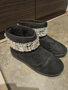 黒 ビーズ装飾 ムートンブーツ