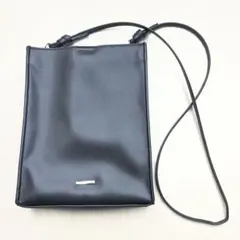 ● HARE フェイクレザー　スクエア　ショルダーバッグ　ブラックのサムネイル