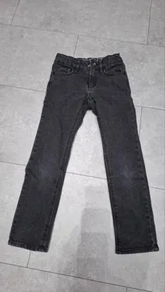 H&M　Hello Kitty 黒デニムパンツ　130cm