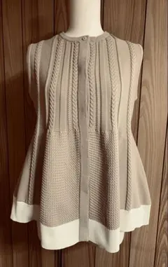 美品》UNITED ARROWS レース ペプラム ニットベスト 黒 金ボタン 