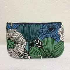 【ハンドメイド】北欧風フラワー柄(ブルー) フラットポーチ