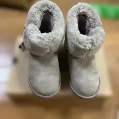 UGG ムートンブーツ クリスタルボタンのサムネイル