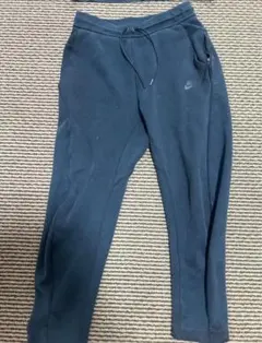 ナイキテックフリース黒 下