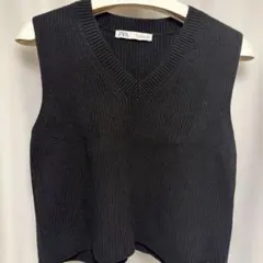 Zara 黒ニットベスト