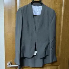 TAKAQ グレー ノーカラービジネススーツ 上下セット
