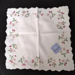 WEDGWOOD　タオルハンカチ　ホワイト　花柄刺繍　お値下げしました
