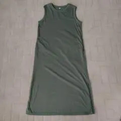 ユニクロ ノースリーブ スリットワンピース カーキ グリーン M 美品
