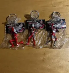 円谷アクションキーホルダー　ウルトラマン フィギュア型キーホルダー 3個セット
