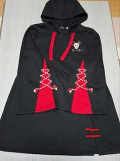 간단한 소녀 フード付きパーカー 黒と赤