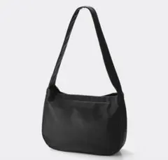 GU　レザータッチラウンドショルダーバッグ　黒