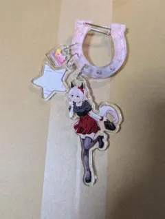 カレンチャン アクリルキーホルダー 蹄鉄型チャーム付き ららぽーとのサムネイル