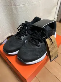 ジュニアサイズ23.5Nike Revolution 6 NN (GS) 5Y